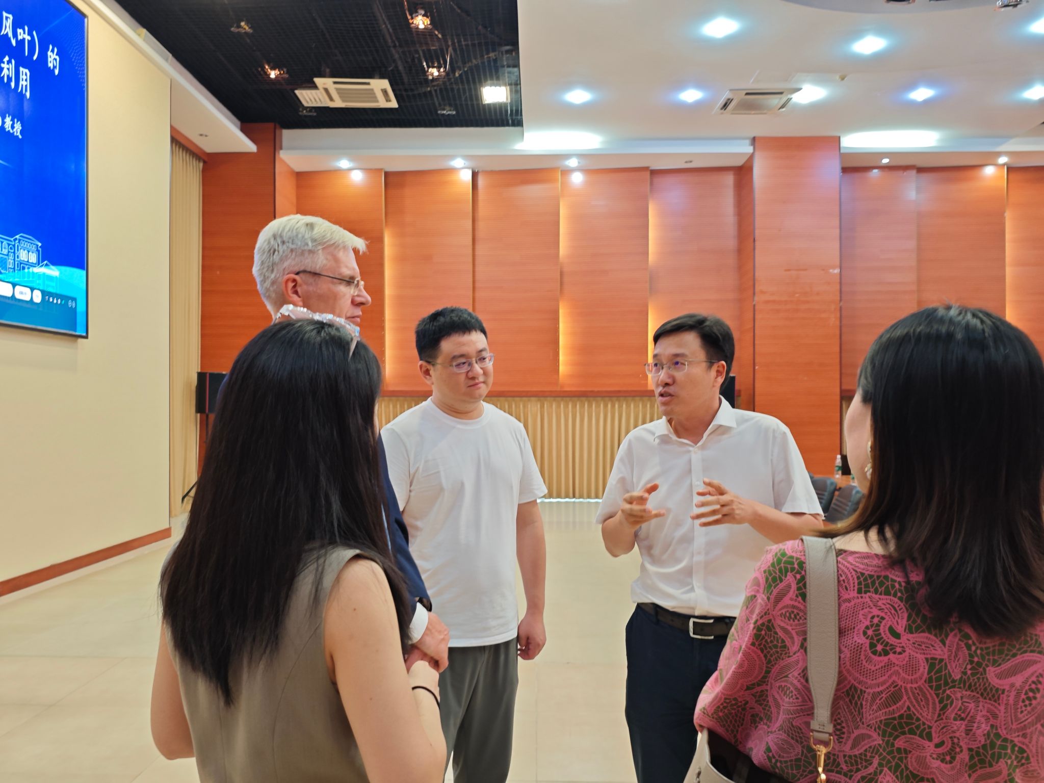 丹麦奥胡斯大学Troels Skrydstrup 院士莅临我校做报告