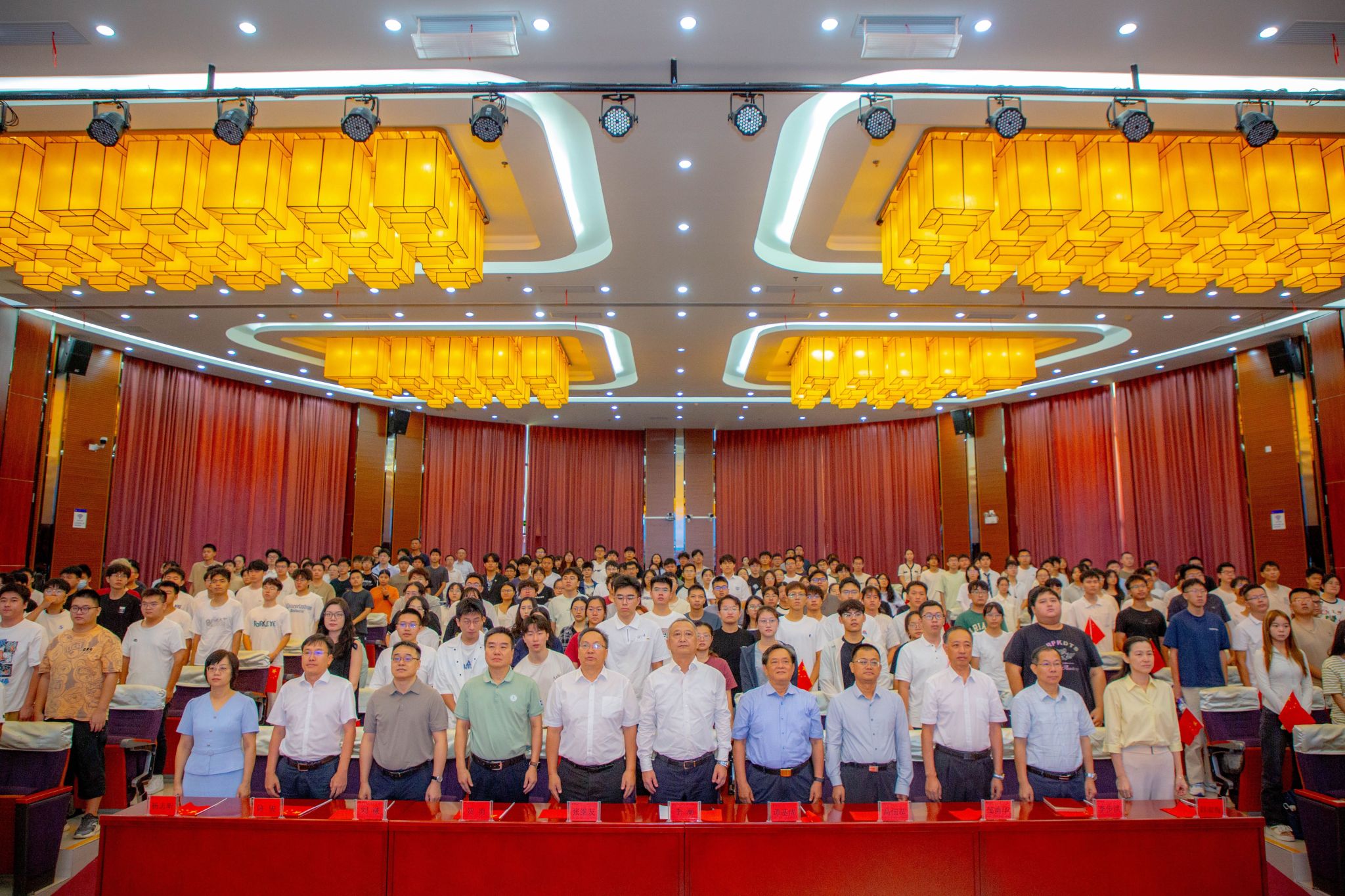 九三阅兵！海南大学师生共同见证！